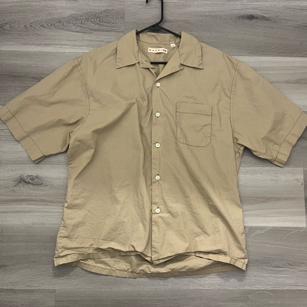 Marni x Uniqlo collab beige color button up short sleeve perfect for vacations